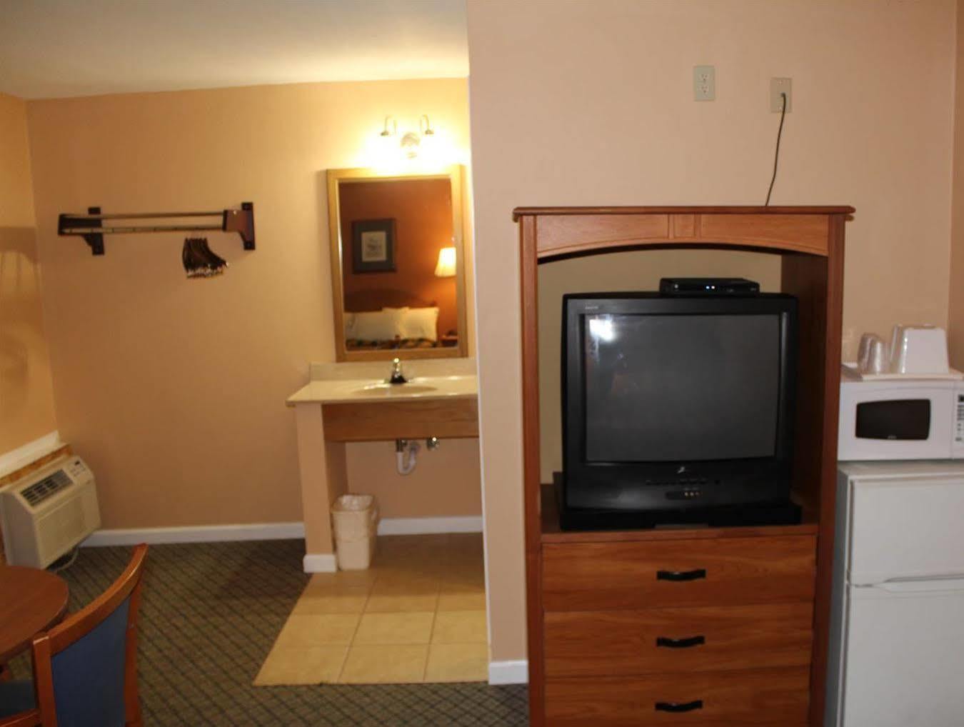 Budget Inn Lynchburg And Bedford Goode Exterior photo